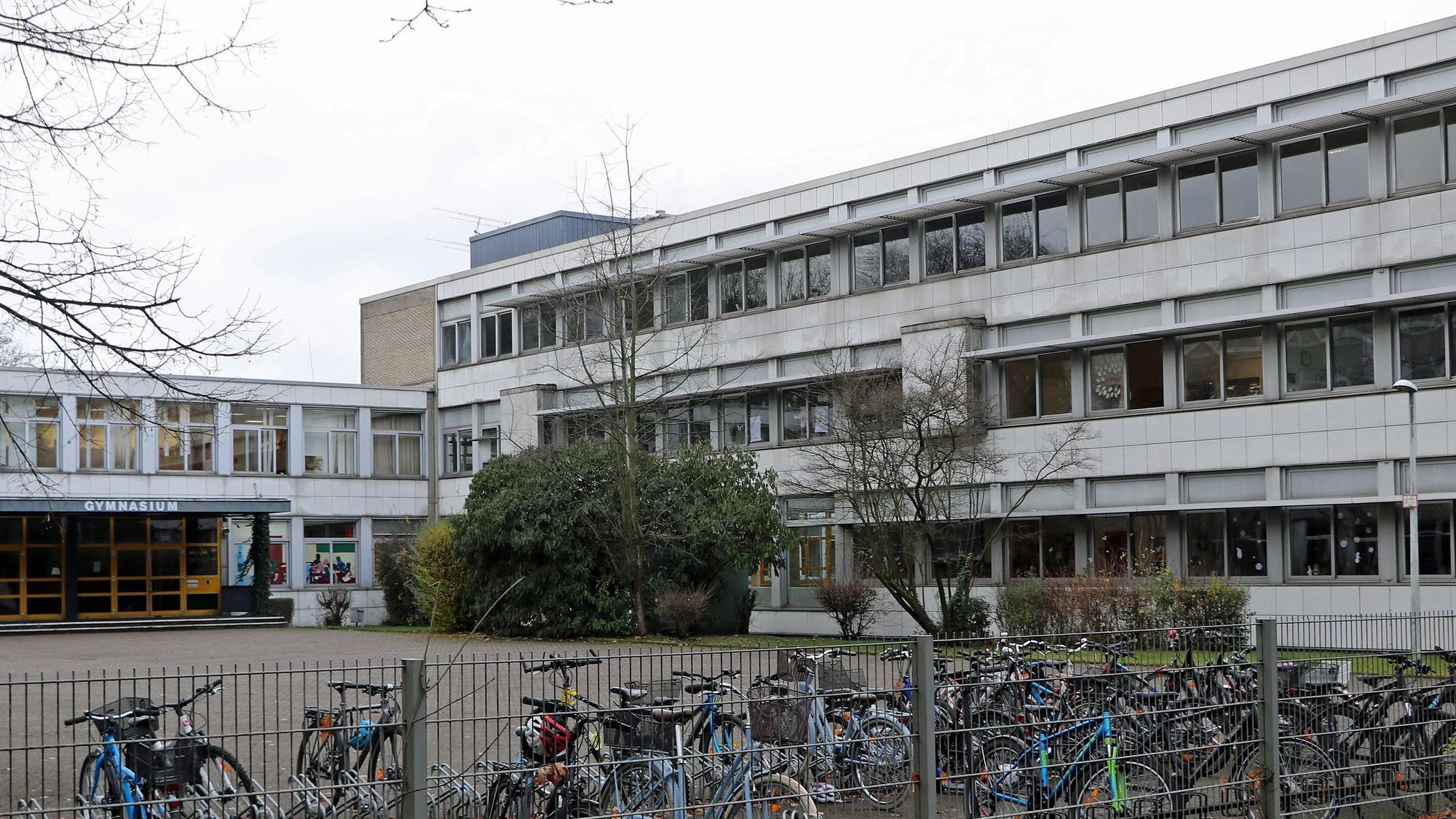 Auf dem Bild ist das Gymnasium zu sehen.
