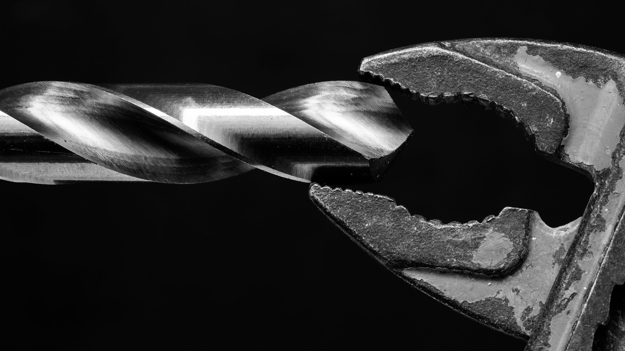 Aus der Serie „Auto Erotik“ zeigt der Kunstpalast in Düsseldorf Bilder von Andrzej Steinbach in der Ausstellung „Size Matters“.