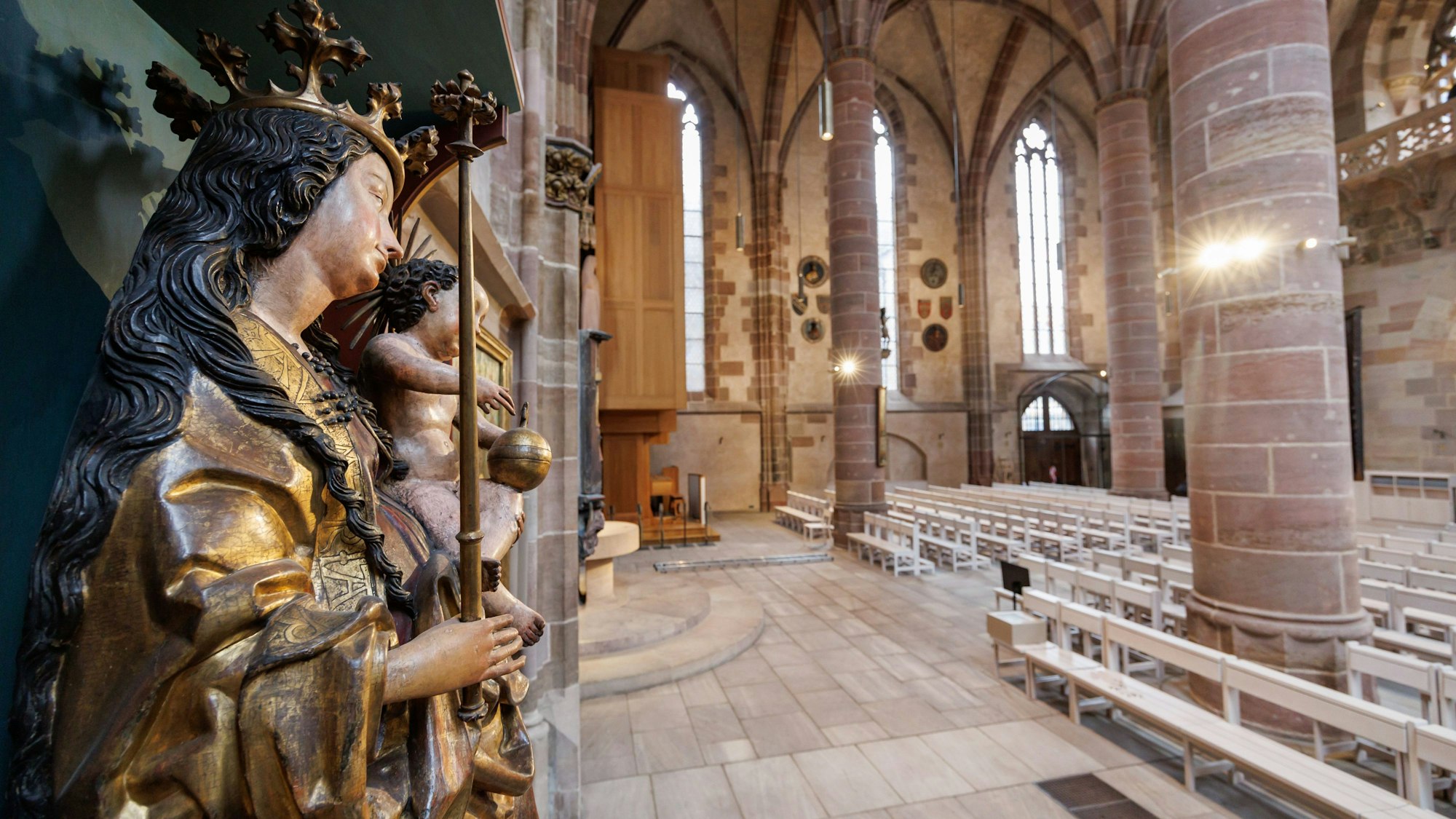 Nürnberg: Innenansicht der Frauenkirche