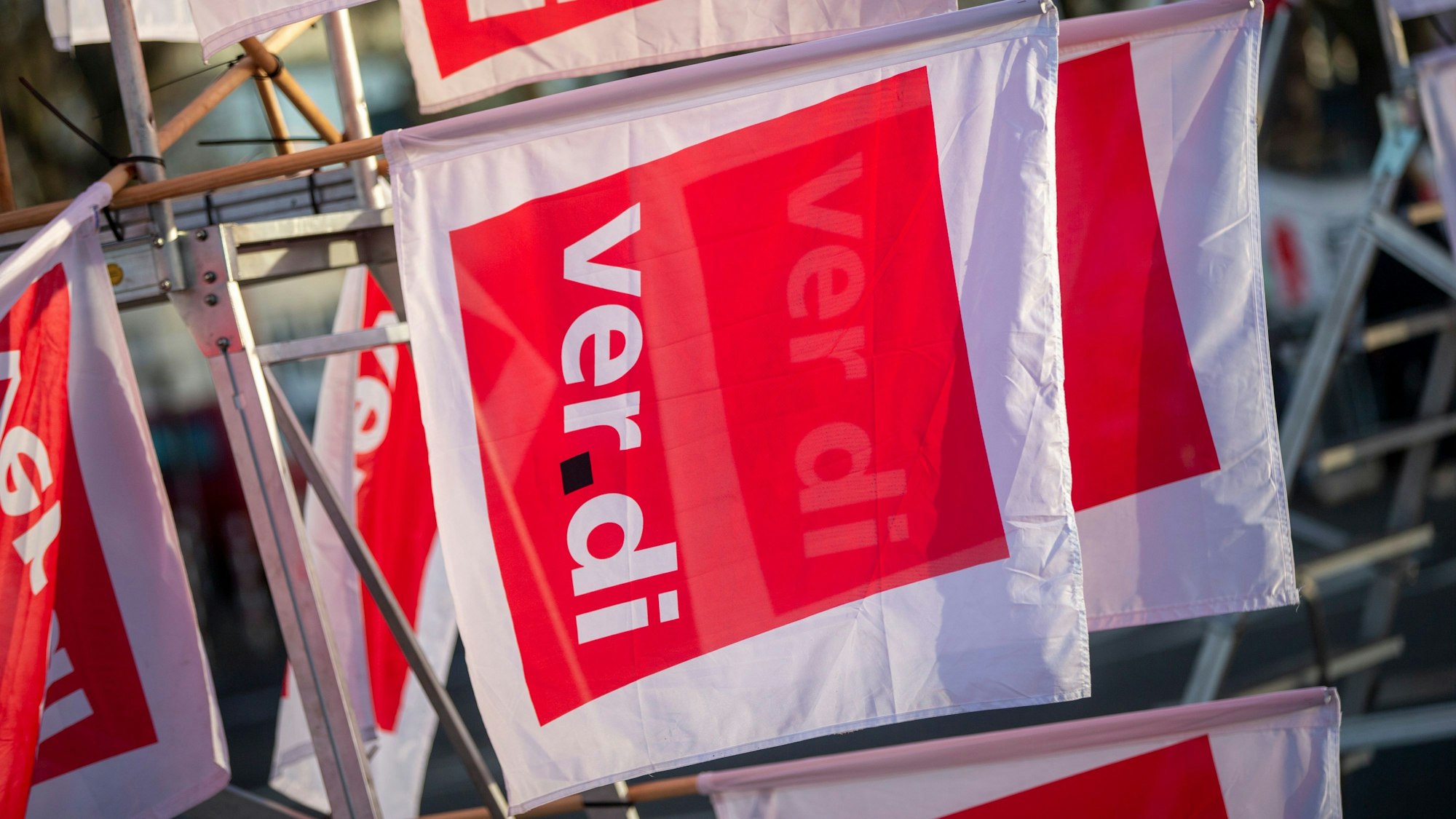 Fahnen von Verdi (Symbolbild)