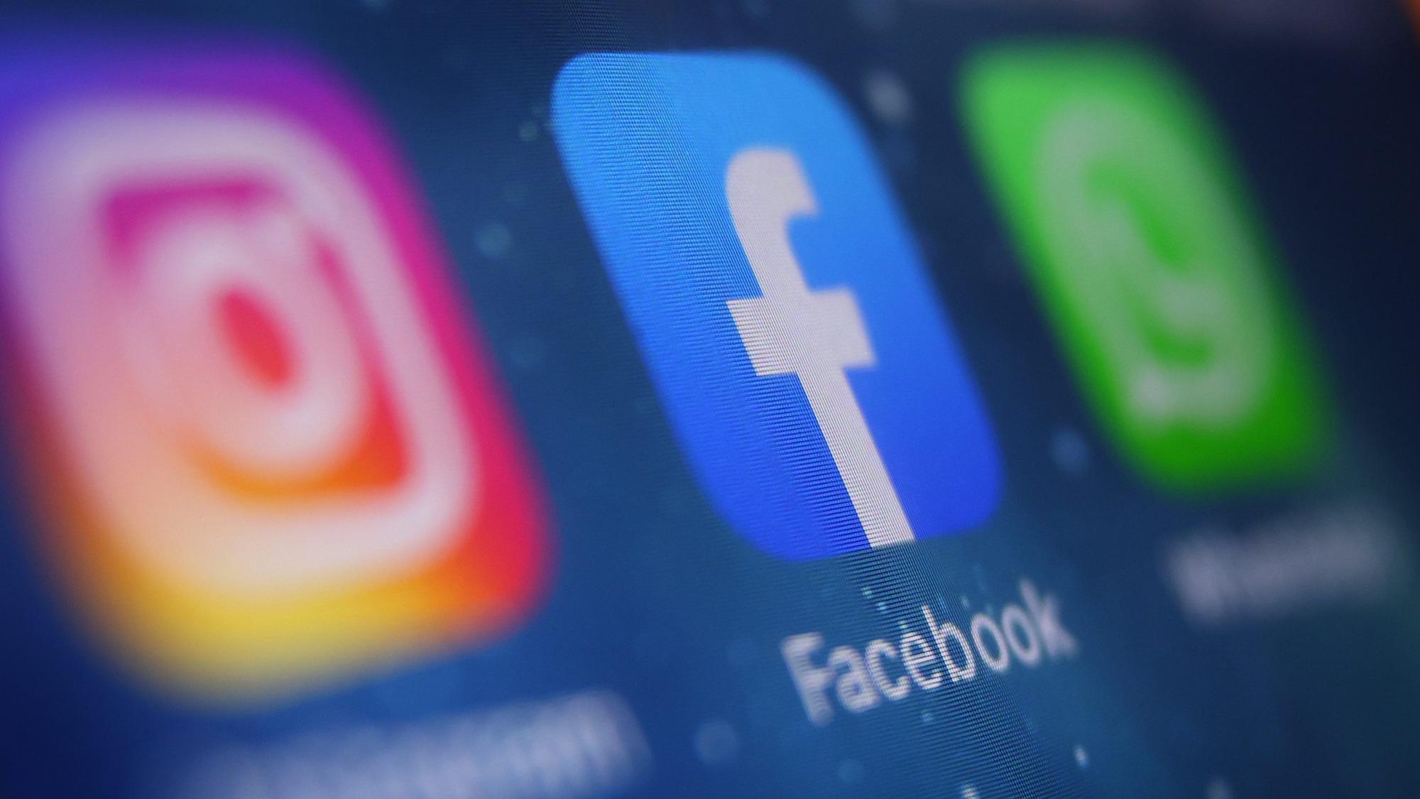 Das Logo von Facebook auf einem Smartphone