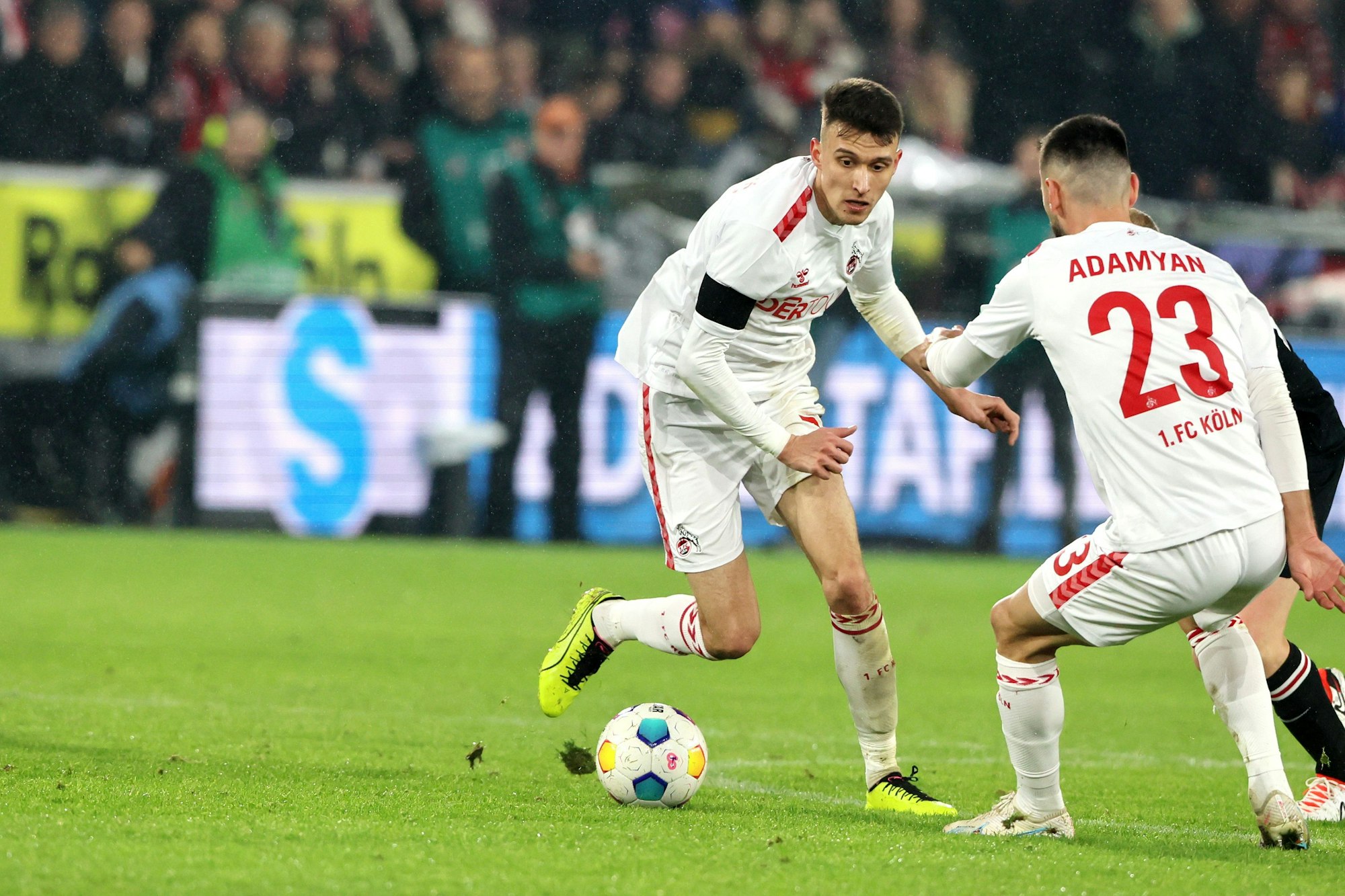 1.FC Köln vs. Eintracht Frankfurt, 20. Spieltag, 03.02.2024, 18.30 Uhr, links: Dejan Ljubicic (1. FC Köln), Bild: Herbert Bucco