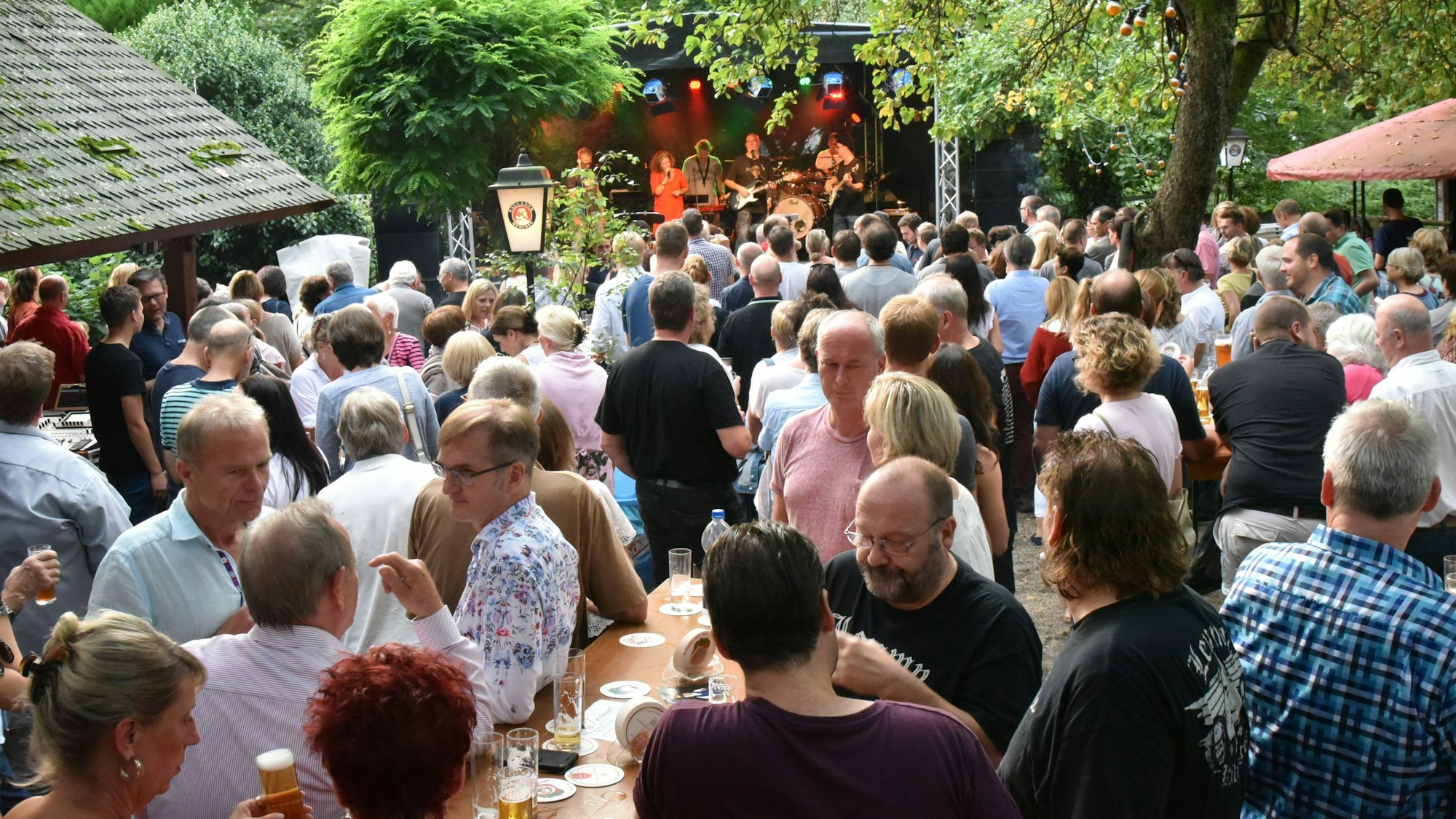 Handercover im Biergarten Klausmann