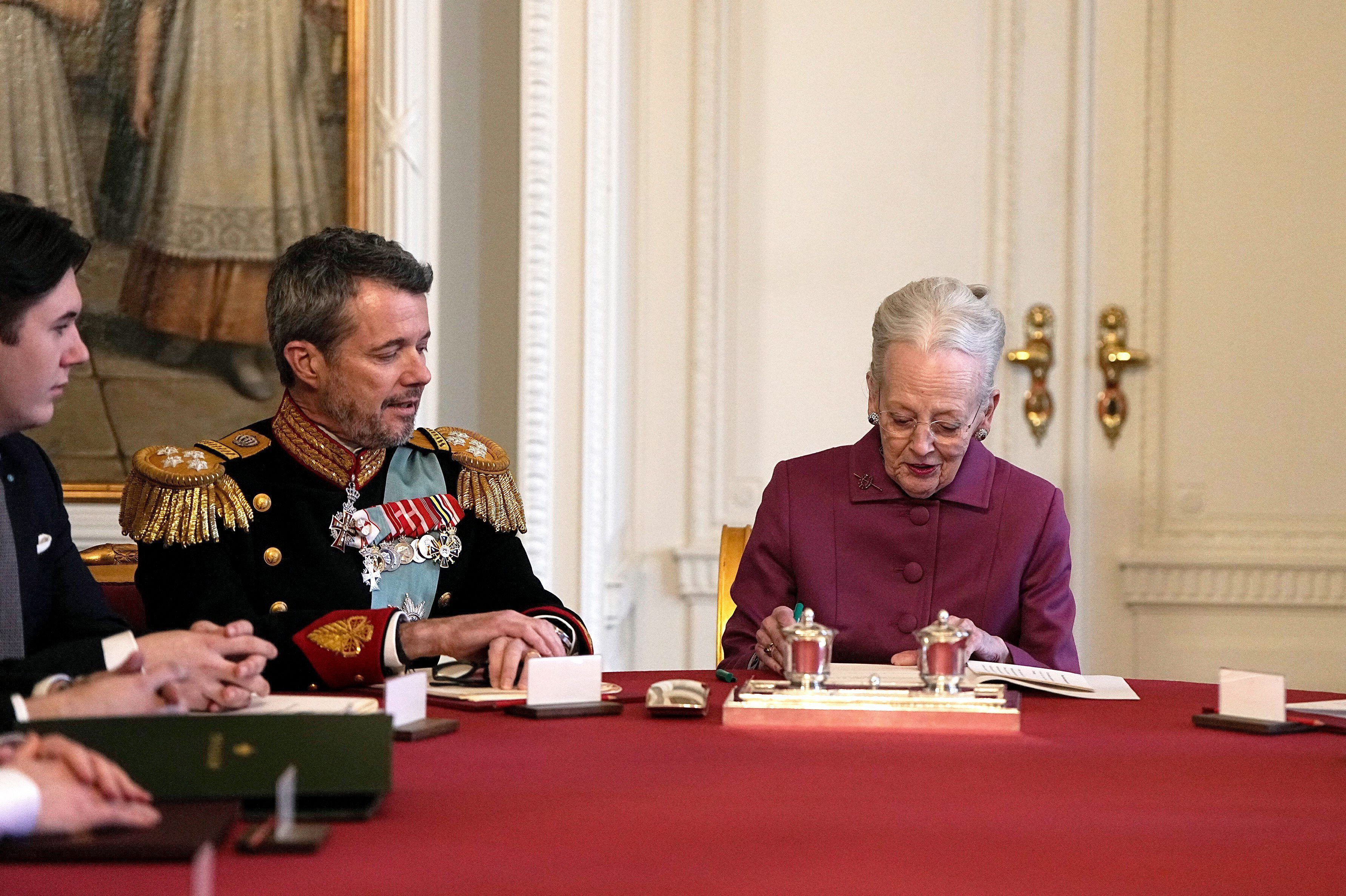 Es ist die zurückgetretene Königin Margrethe II. von Dänemark zu sehen.
