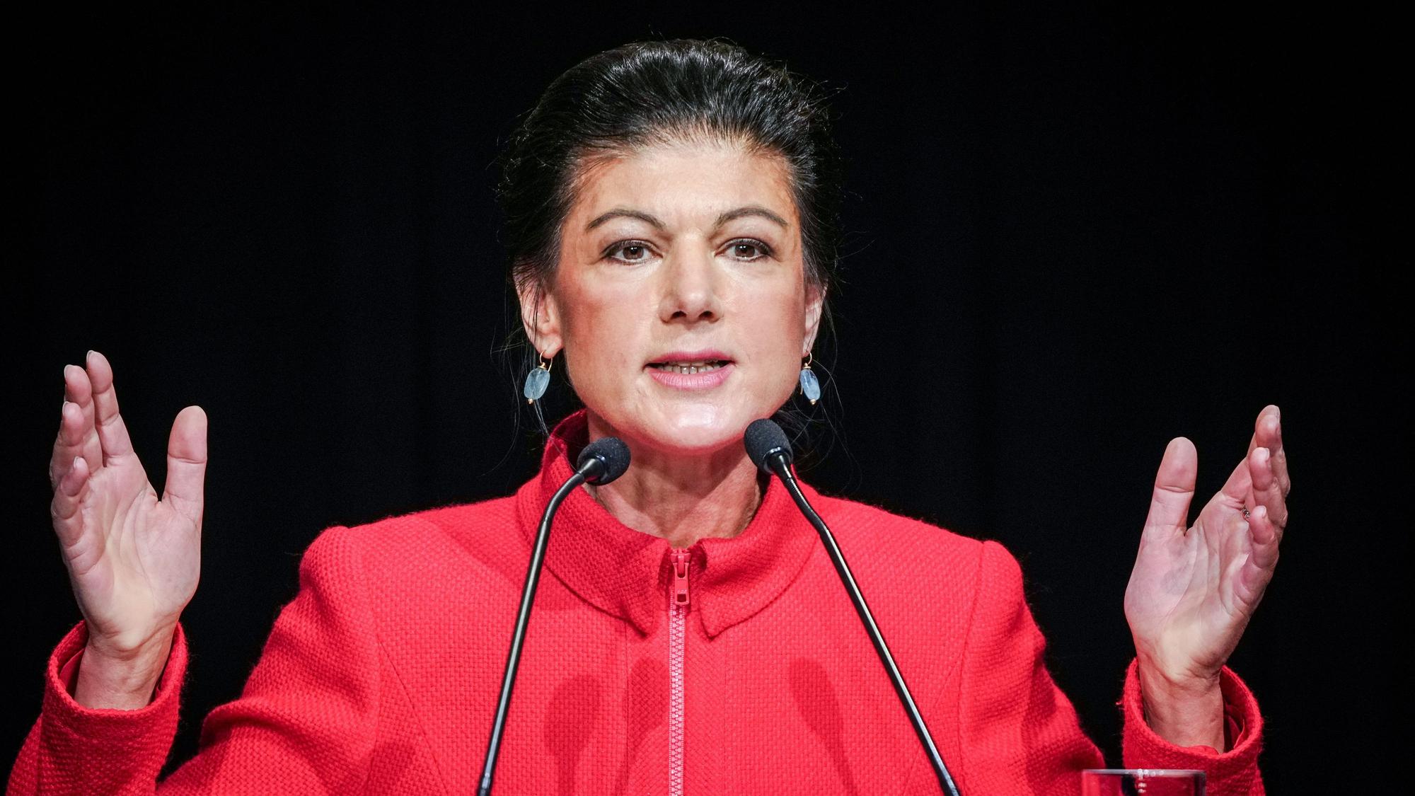 Sahra Wagenknecht, Parteivorsitzende, spricht beim Gründungsparteitag der neuen Wagenknecht-Partei, das «Bündnis Sahra Wagenknecht - für Vernunft und Gerechtigkeit».