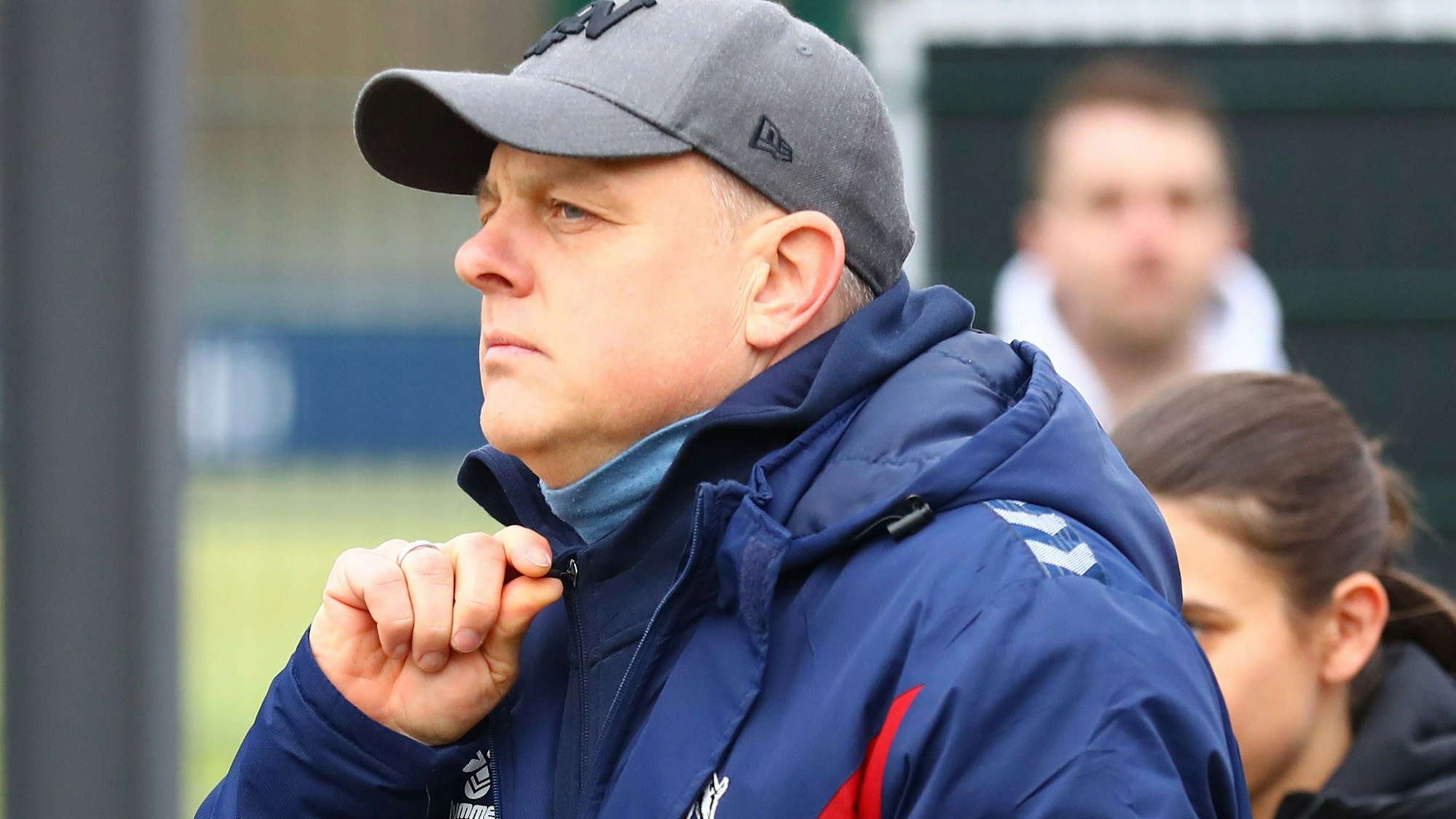 RB Leipzig - 1. FC Koeln / Bundesliga Frauen Leipzig, 03.02.2024, RB Trainingszentrum, Frauen Fußball Bundesliga, Spieltag 12 , RB LEIPZIG vs. 1. FC KÖLN , Im Bild: Trainer Daniel Weber 1.FC Koeln , *** RB Leipzig 1 FC Koeln Bundesliga Women Leipzig, 03 02 2024, RB Training Center, Women Soccer Bundesliga, Matchday 12 , RB LEIPZIG vs 1 FC KÖLN , In the picture Coach Daniel Weber 1 FC Koeln , Picture Point