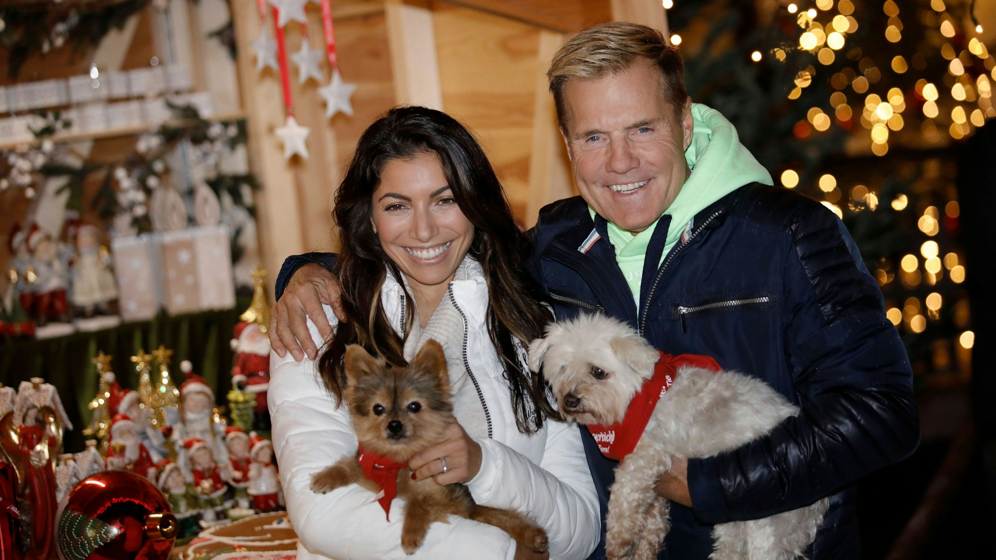 Dieter Bohlen und seine Lebensgefährtin Carina Walz mit Hunden.