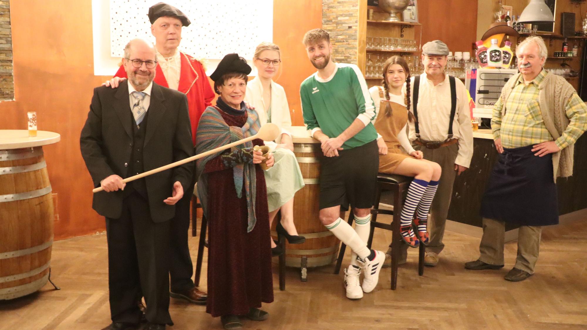Das Ensemble des Volxtheaters Rösberg bei den Proben zu ihrem neuen Stück.