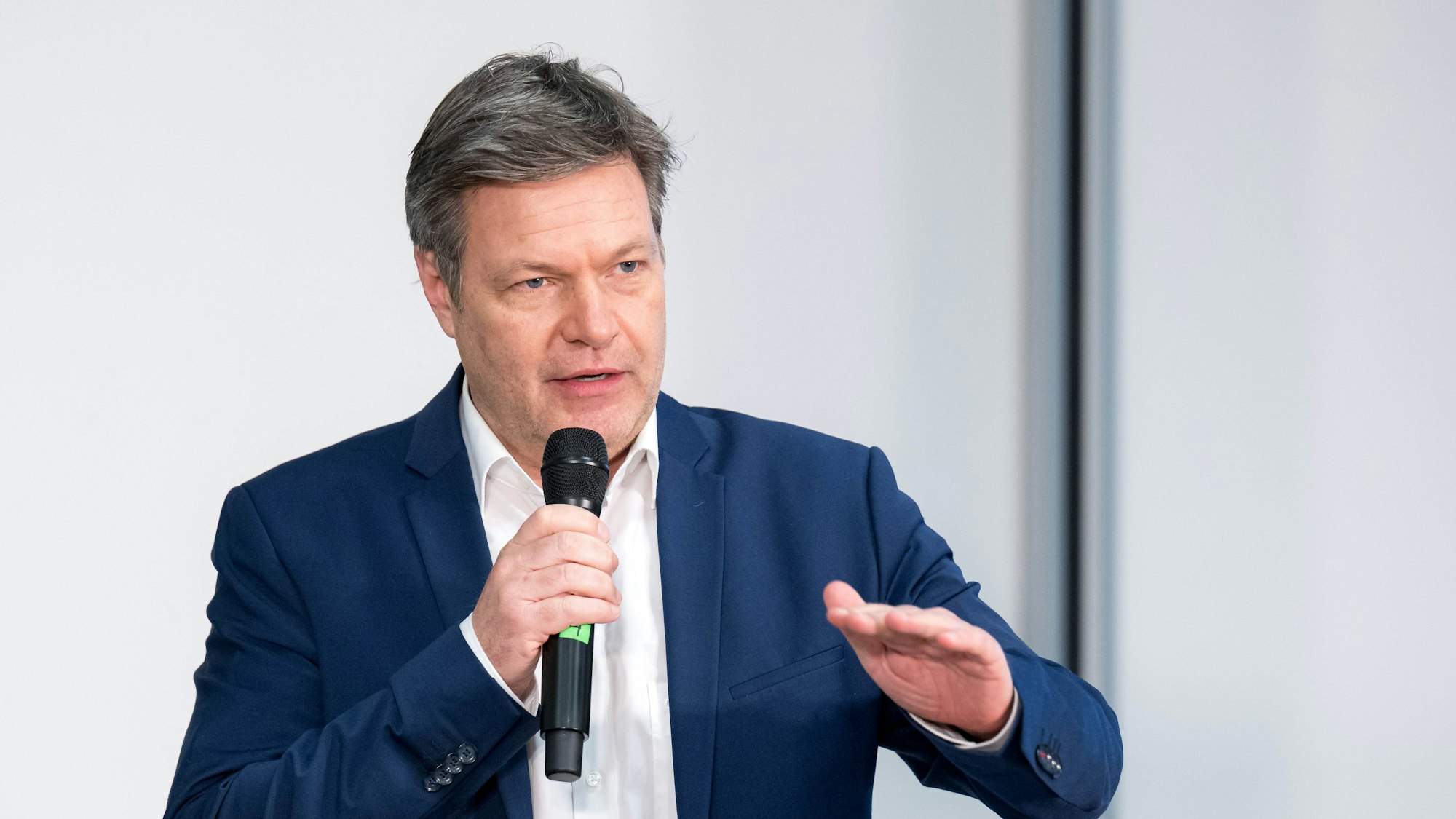 In Robert Habecks Wahlkreisbüro in Flensburg ist ein verdächtiges Schreiben aufgetaucht.