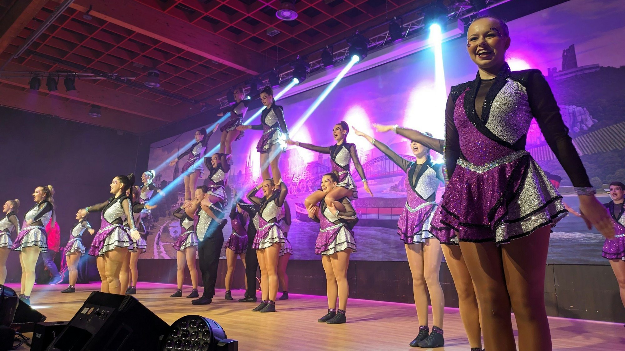 Die Showtanzgruppe ‚Dance for Liberty‘ aus Bornheim war dabei.