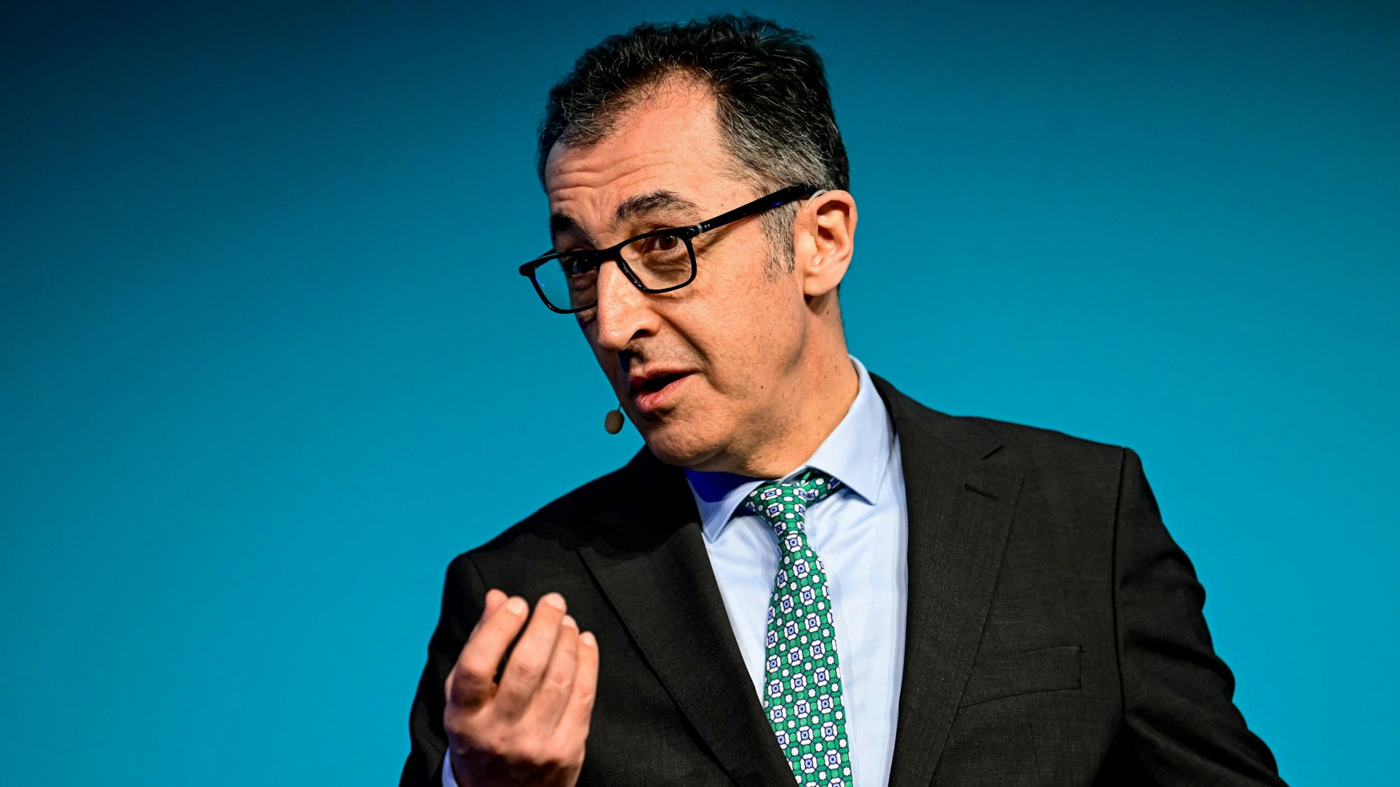 Agrarminister Cem Özdemir spricht auf der Grünen Woche in Berlin.