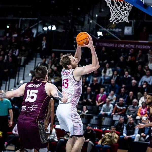 Christian Sengfelder war mit 13 Punkten bester Werfer und mit sechs Rebounds bester Rebounder der Baskets.