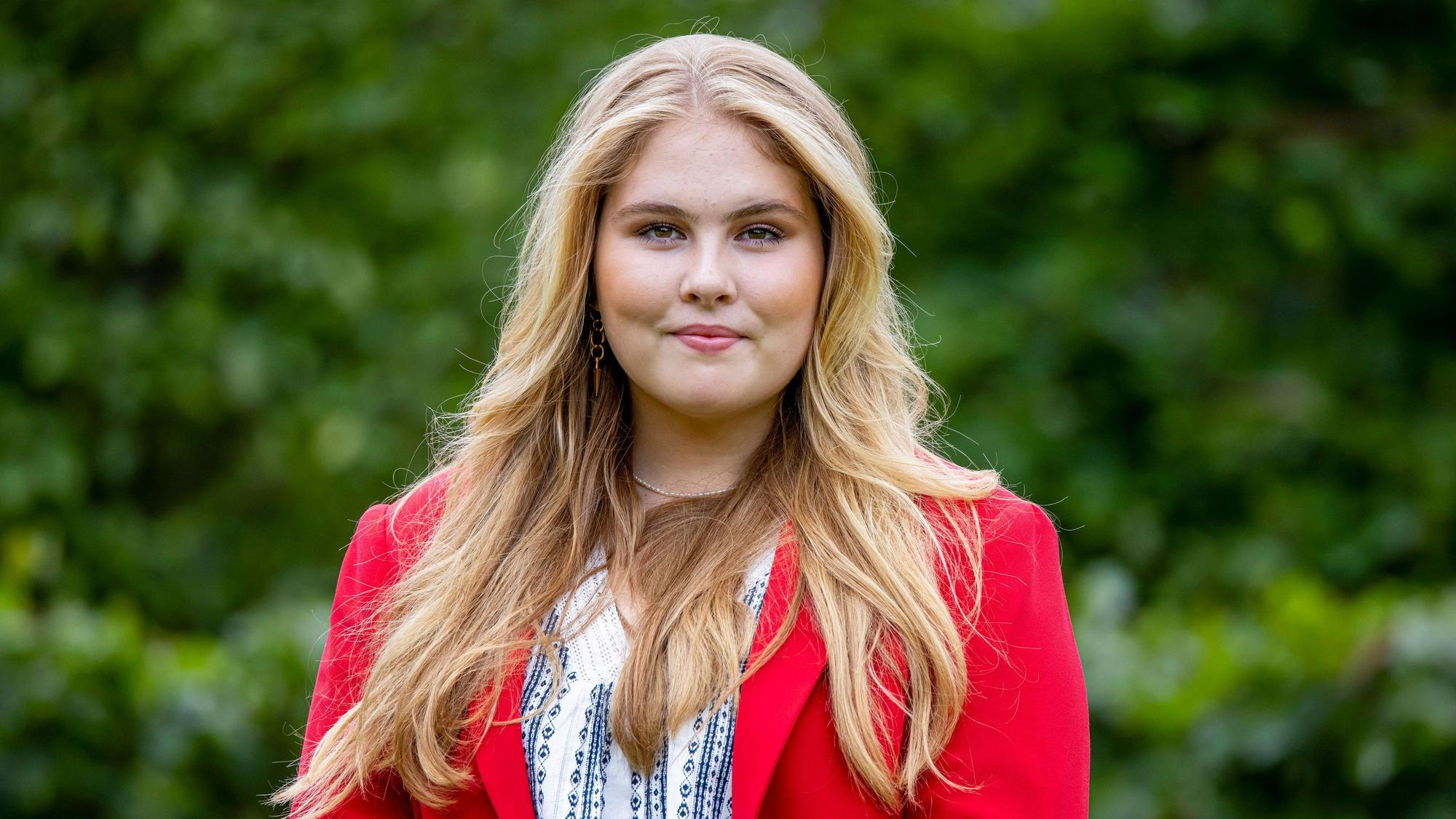 Prinzessin Amalia der Niederlande bei einem Fototermin der königlichen Familie im Palast Huis ten Bosch.