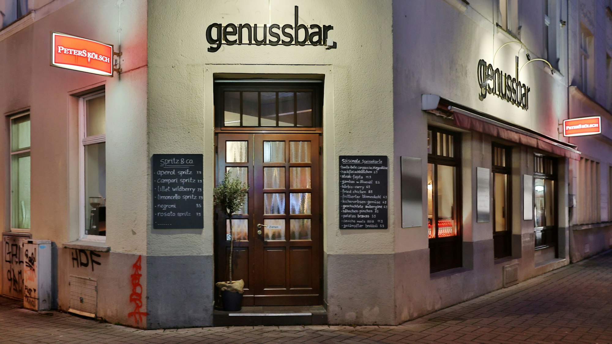 Außenansicht der Genussbar in Neuehrenfeld.