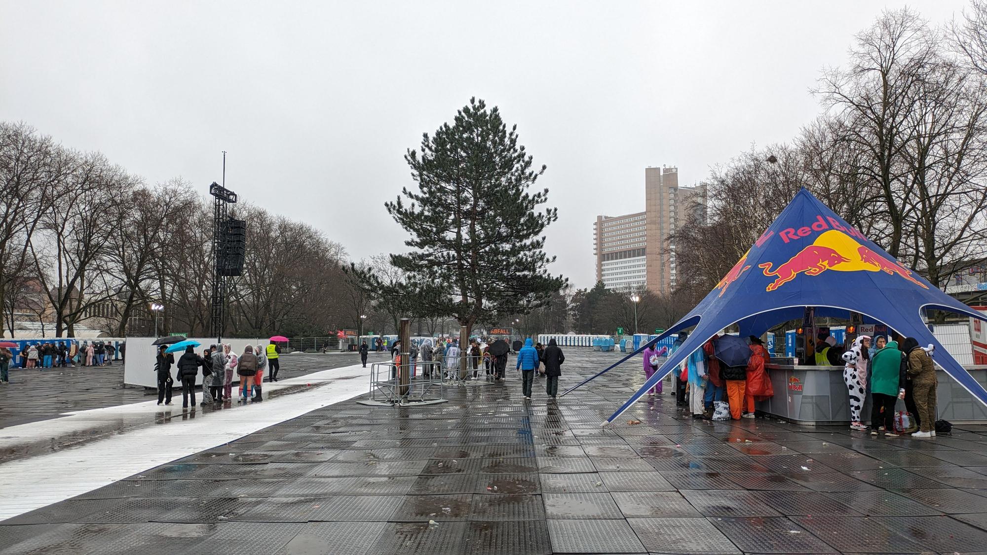 Die Entlastungsfläche auf der Uniwiese blieb an Weiberfastnacht weitestgehend leer.