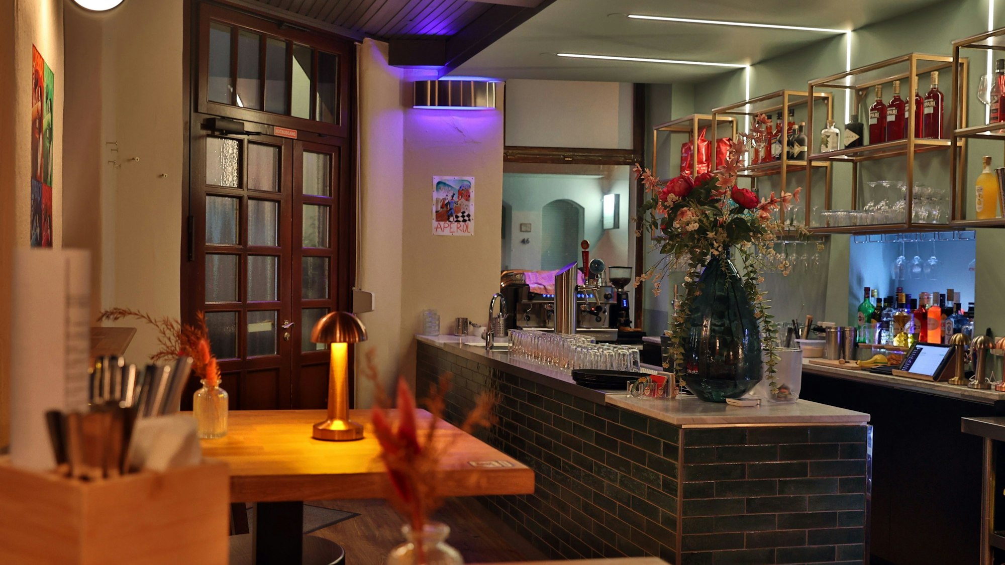 Blick auf die Theke in der Genussbar