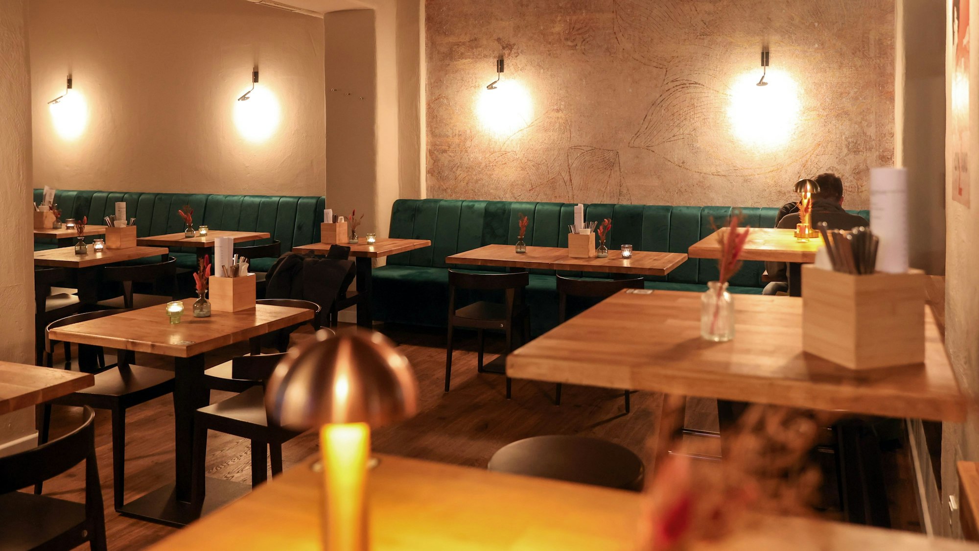 Innenansicht der Tapasbar Genussbar in Neuehrenfeld