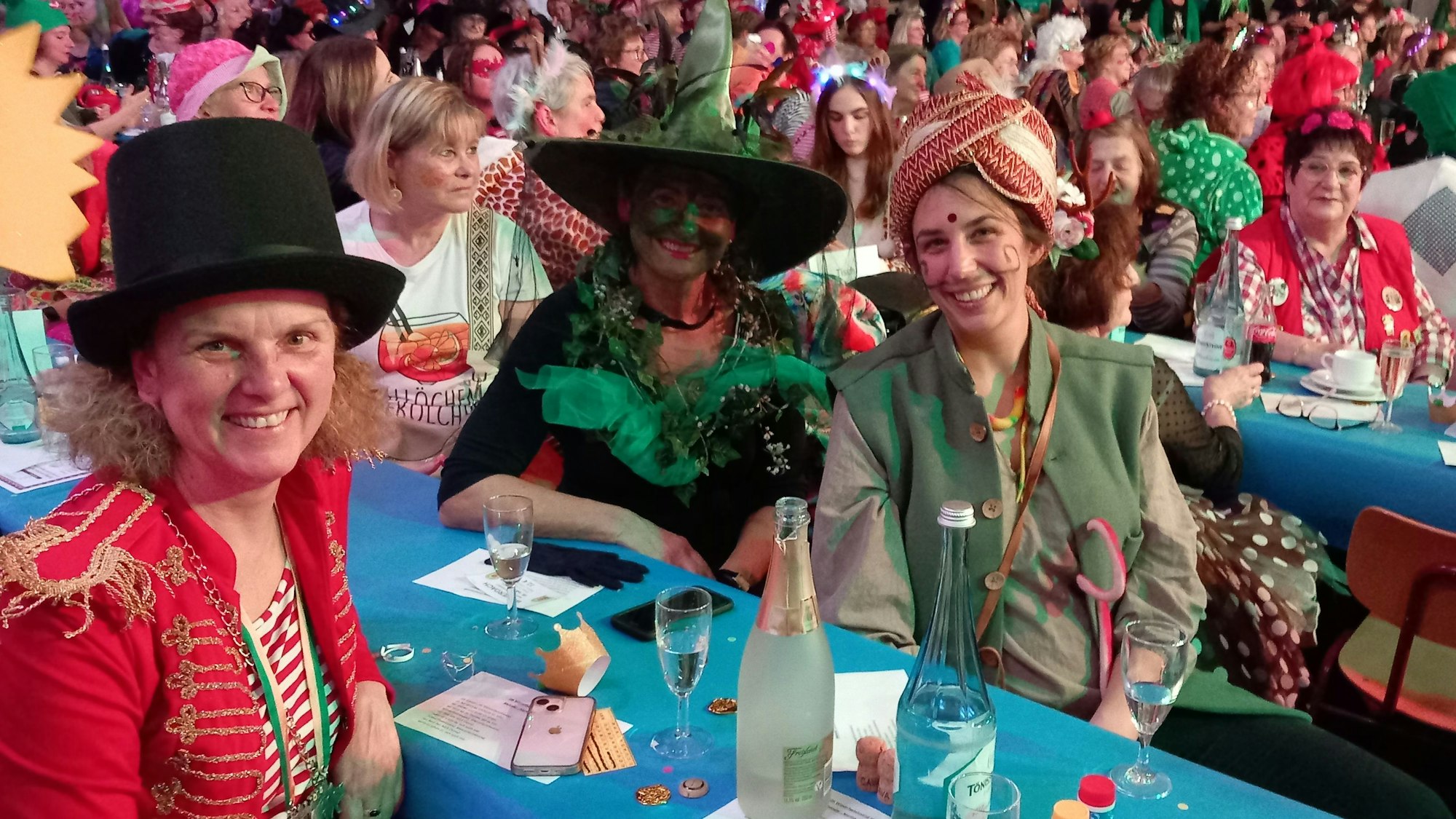 Fritzdorf: Lehrerkollegen unter sich: Martina aus Meckenheim, Beate aus Pech und Mira aus Villip