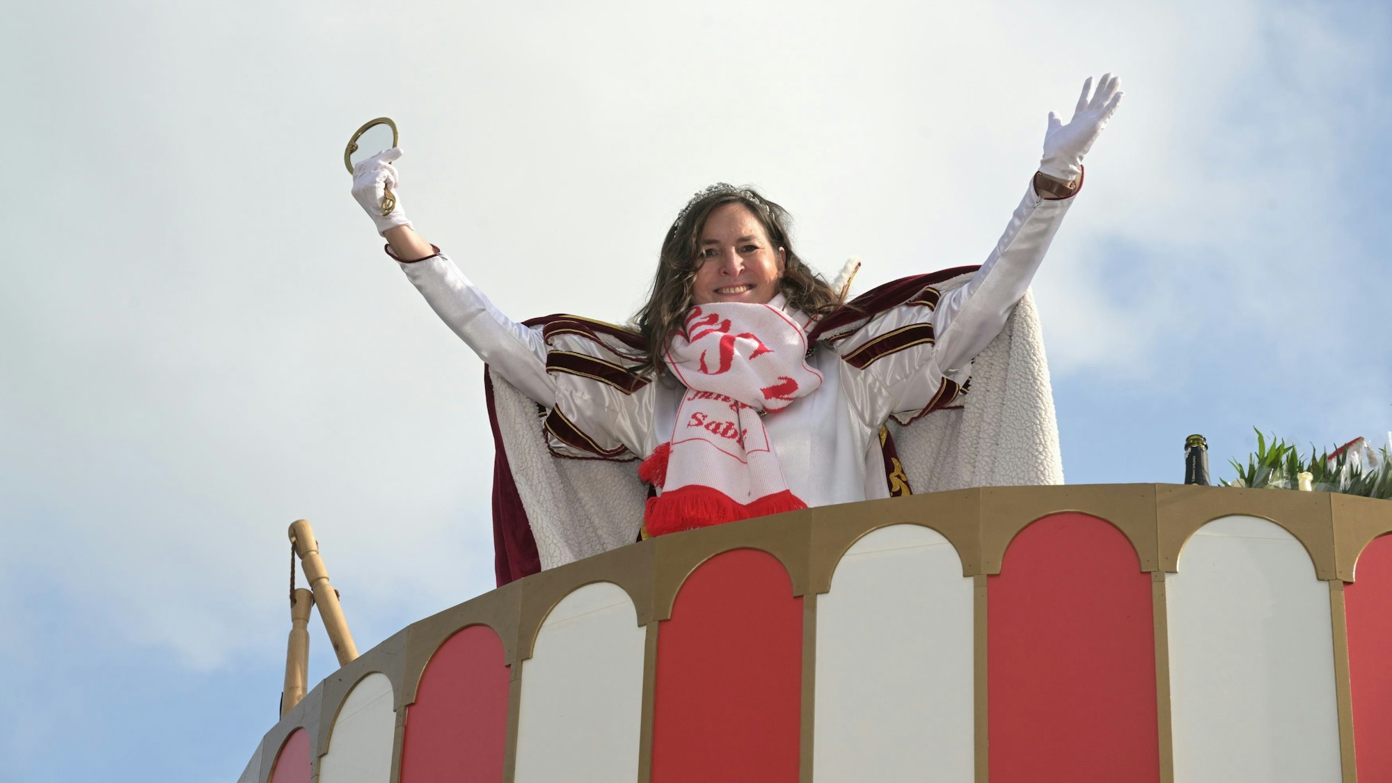 Jungfrau Sabine ist wieder an Bord.