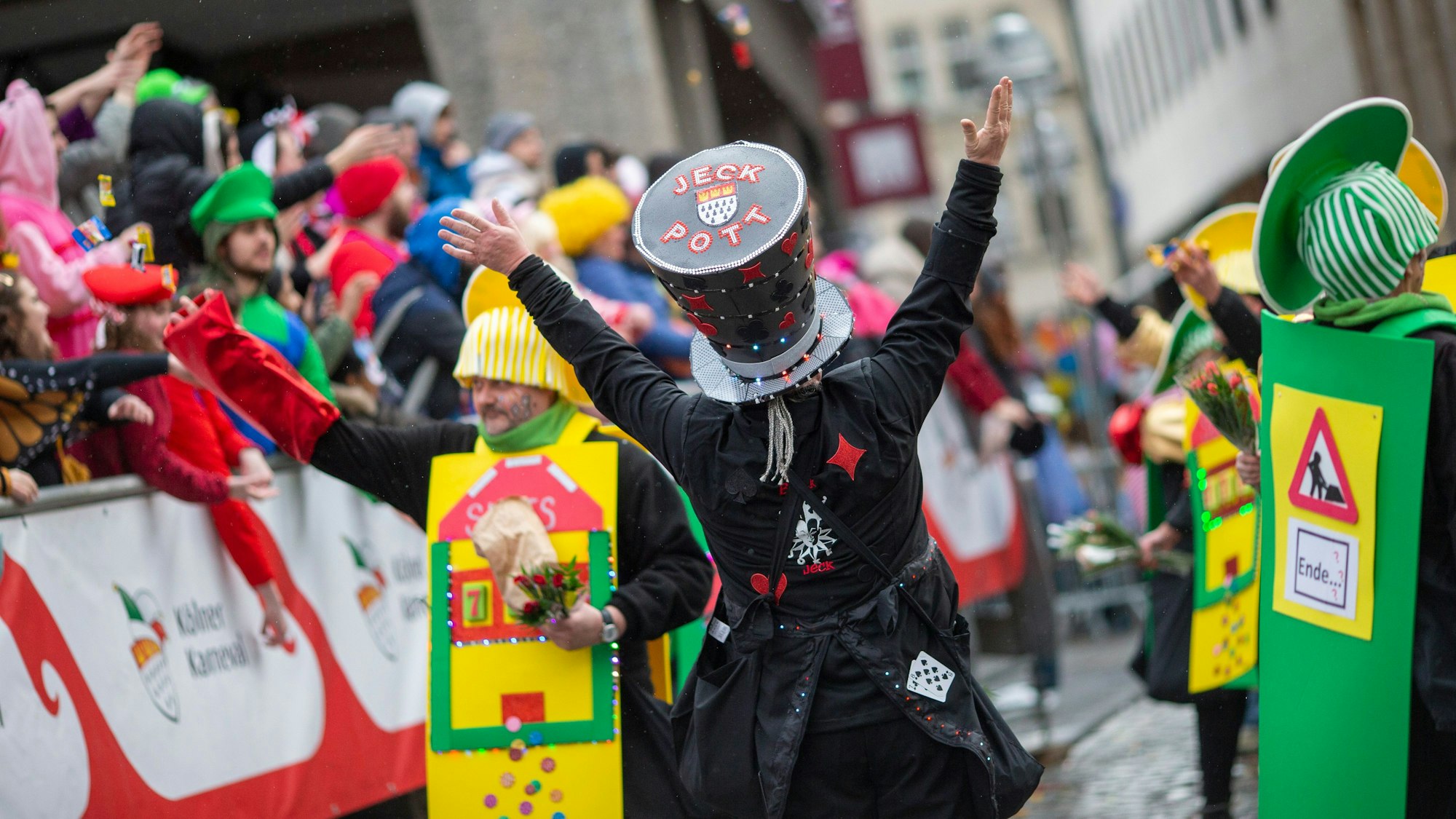 Die Gruppe Veedels Jemös sicherte sich mit ihrem Glücksspiel den Kostümpreis.