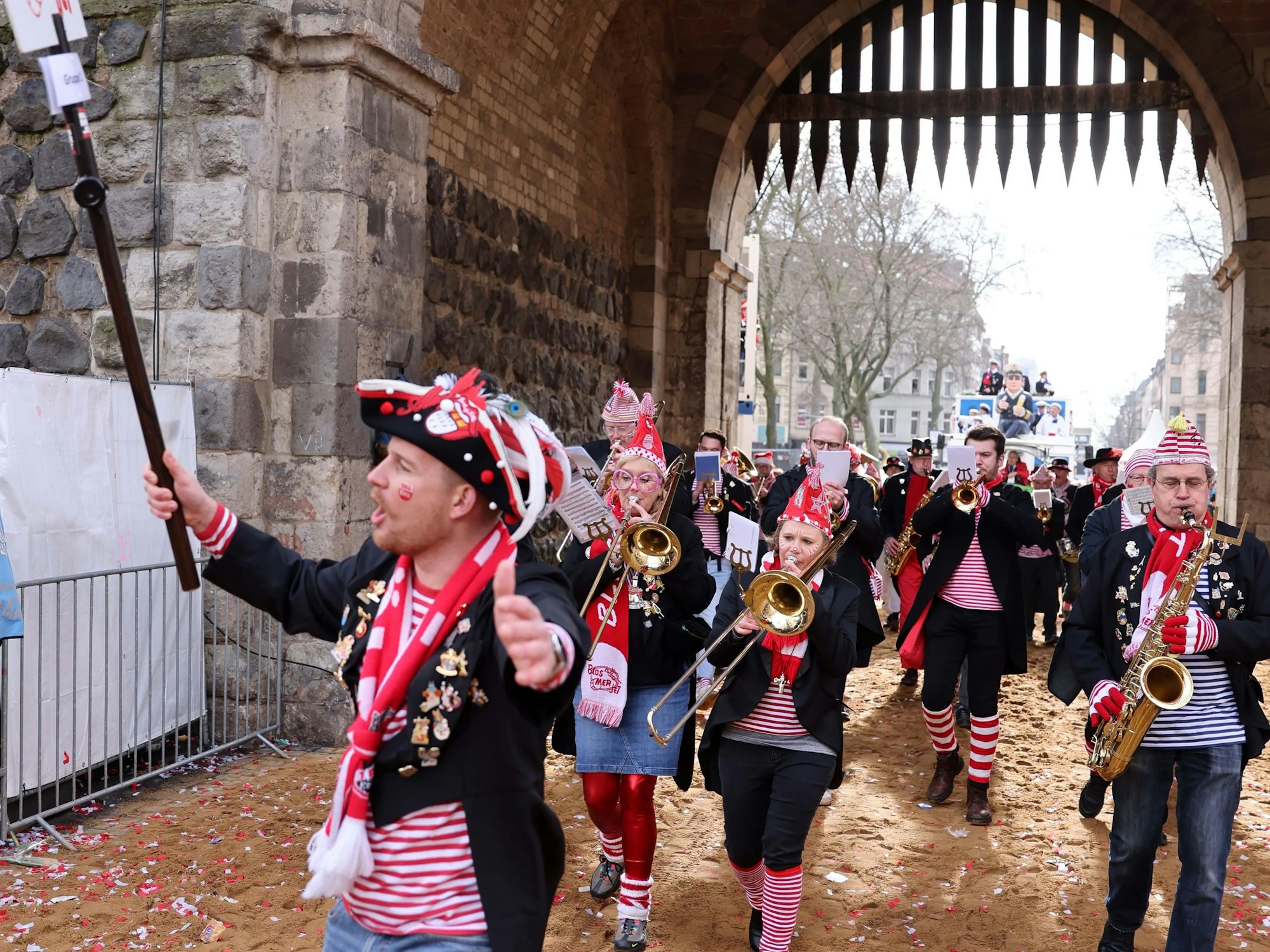 Achtung: die Bums-Kapell kütt