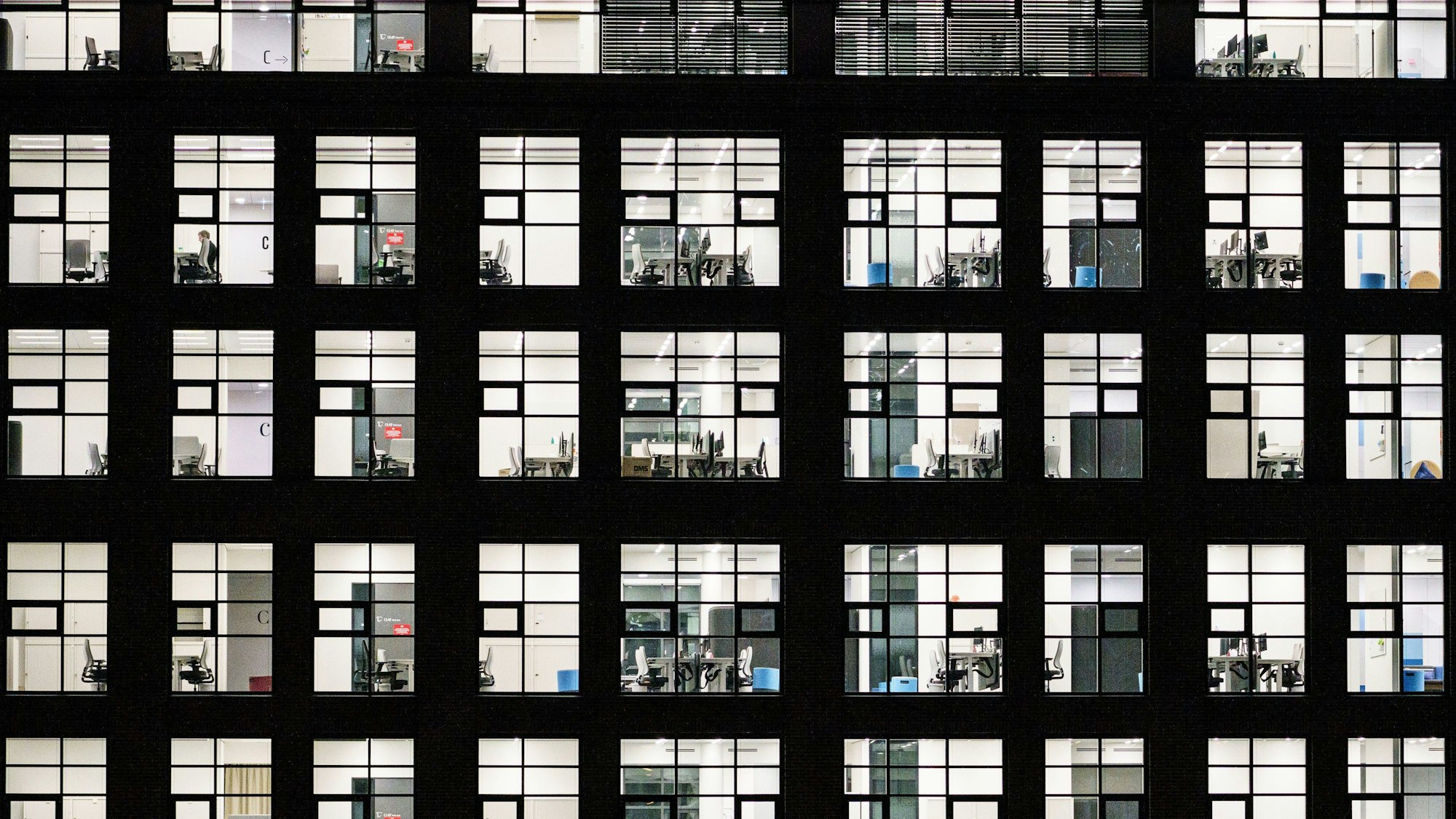 Laut Pfandbriefbanken verzeichnen Gewerbeimmobilien zum Jahresende einen Rekordrückgang von 12,1 Prozent im Vergleich zum Vorjahreszeitraum.