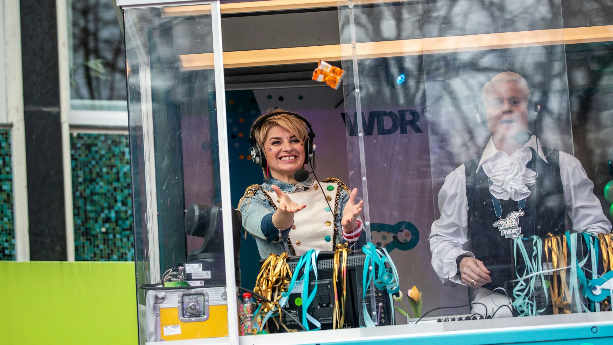 Sabine Heinrich und Guido Cantz kommentierten den Zooch erstmals Seit an Seit. Fenster auf oder zu war, war dabei eine Frage.