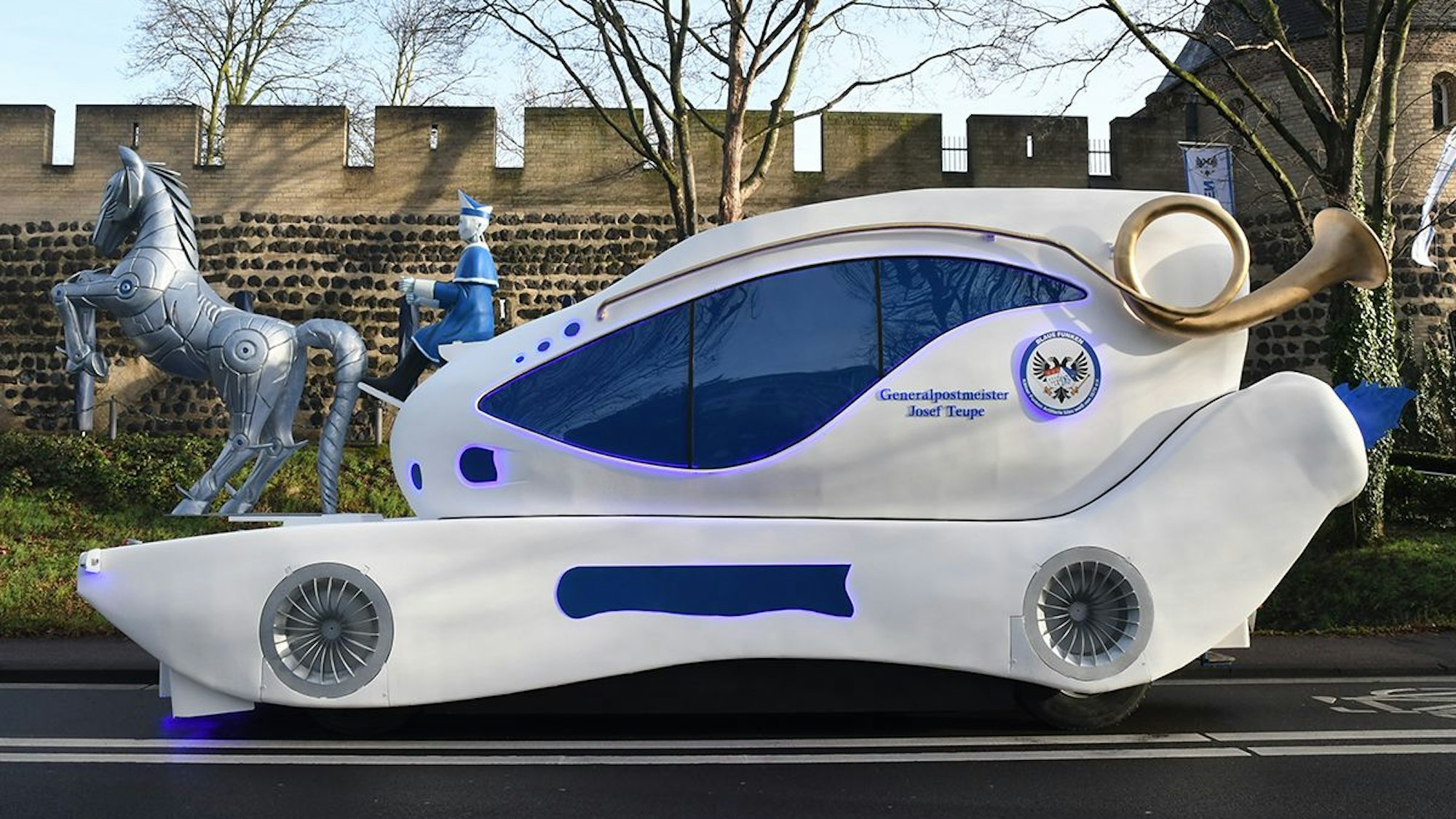 Die Postkutsche der Blauen Funken.