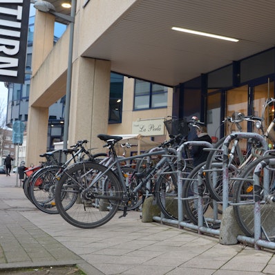 Die Fahrradabstellanlage an der Veybachstraße.