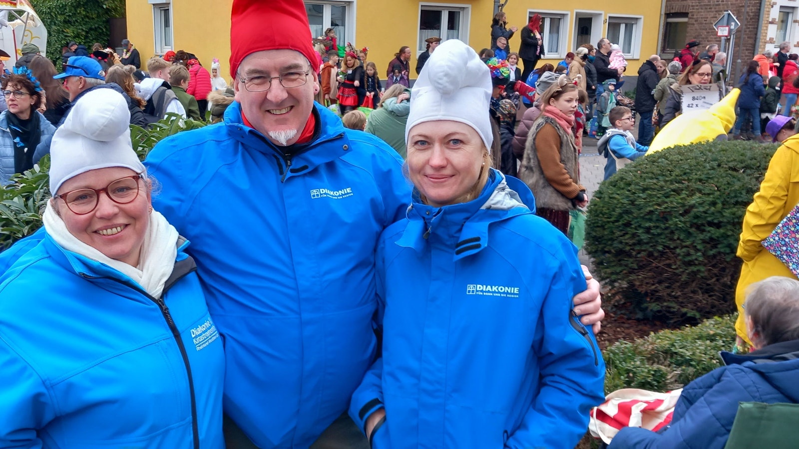 Elke Feuser-Kohler, Ehemann Jörg Feuser und Olga Fix vertreten die Diakonie am Zugrand