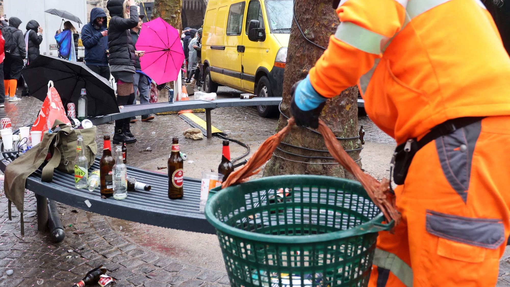 Mitarbeitende der AWB waren unermüdlich im Einsatz.
