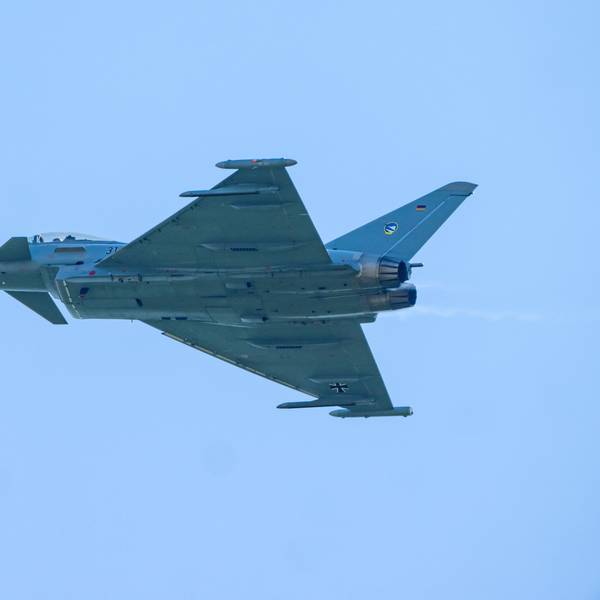 Ein Eurofighter der deutschen Luftwaffe beim Start in Neuburg an der Donau. Die Alarmrotte am Stützpunkt in Bayern war wegen eines Passagierflugzeugs alarmiert worden. (Symbolbild)