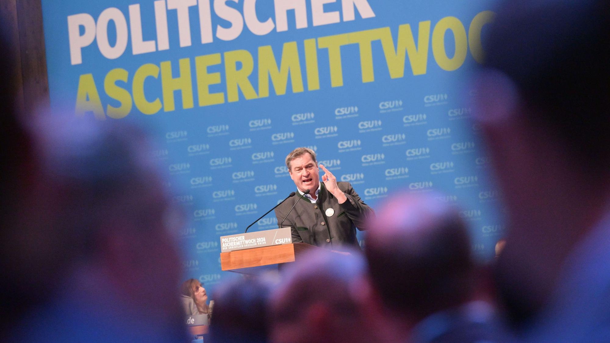 Markus Söder (CSU), Ministerpräsident von Bayern und CSU-Chef, hält eine Rede beim politischen Aschermittwoch der CSU.