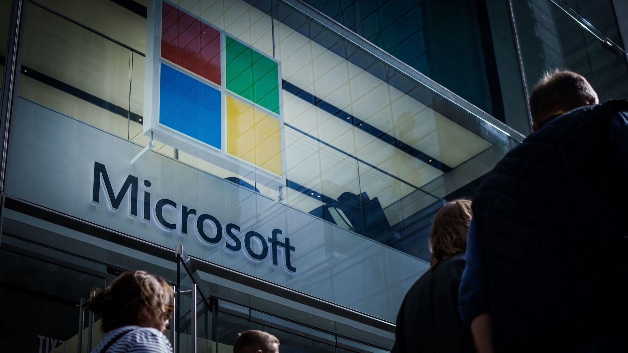 Das Logo von Microsoft in Manhattan.