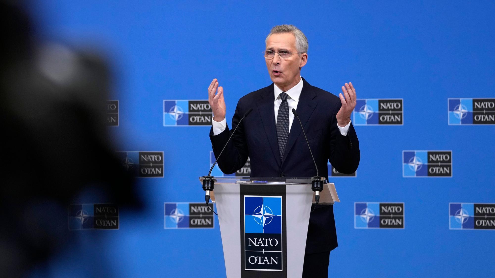 Jens Stoltenberg, Nato-Generalsekretär, spricht bei einer Pressekonferenz vor einem Treffen der Nato-Verteidigungsminister im Nato-Hauptquartier.