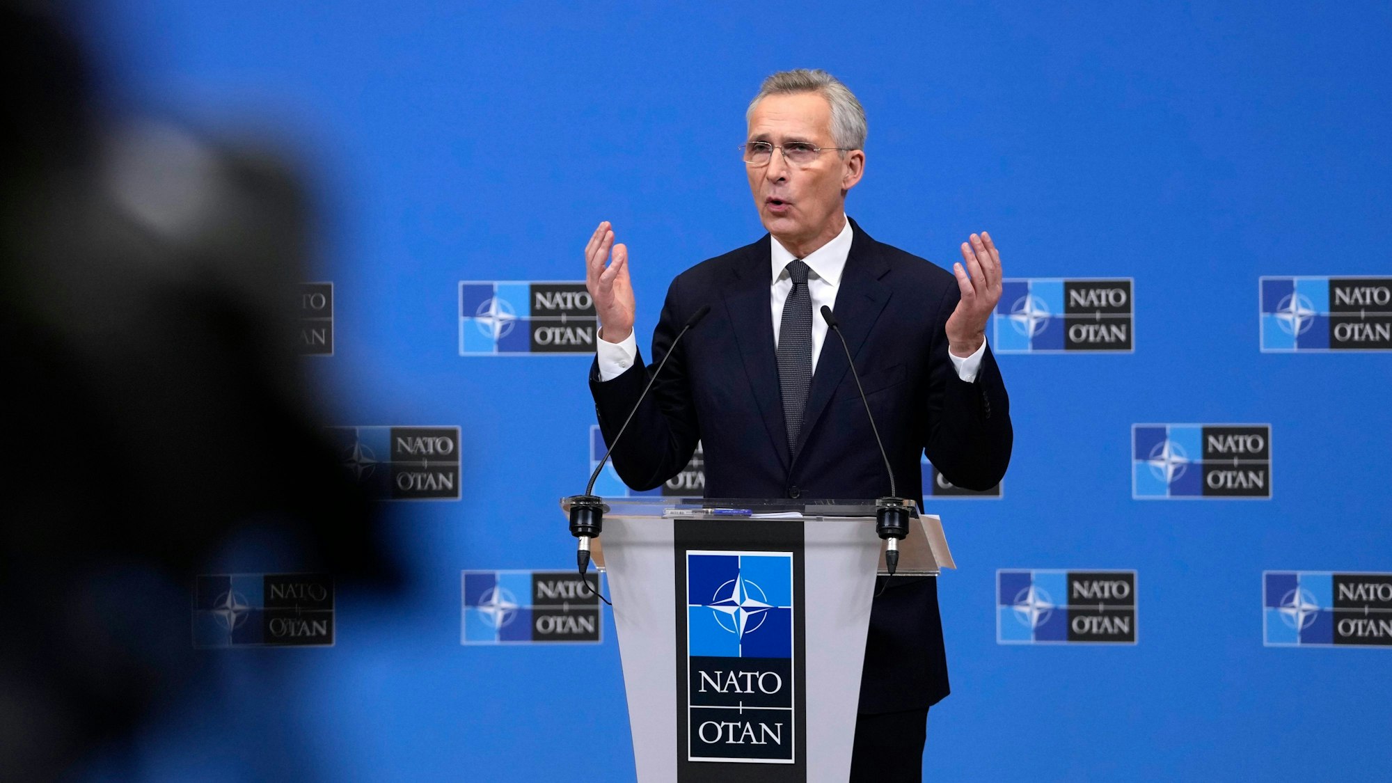 Jens Stoltenberg, Nato-Generalsekretär, spricht bei einer Pressekonferenz vor einem Treffen der Nato-Verteidigungsminister im Nato-Hauptquartier.