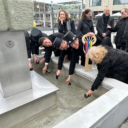 Geldbeutel auswaschen in Sankt Augustin am Aschermittwoch.