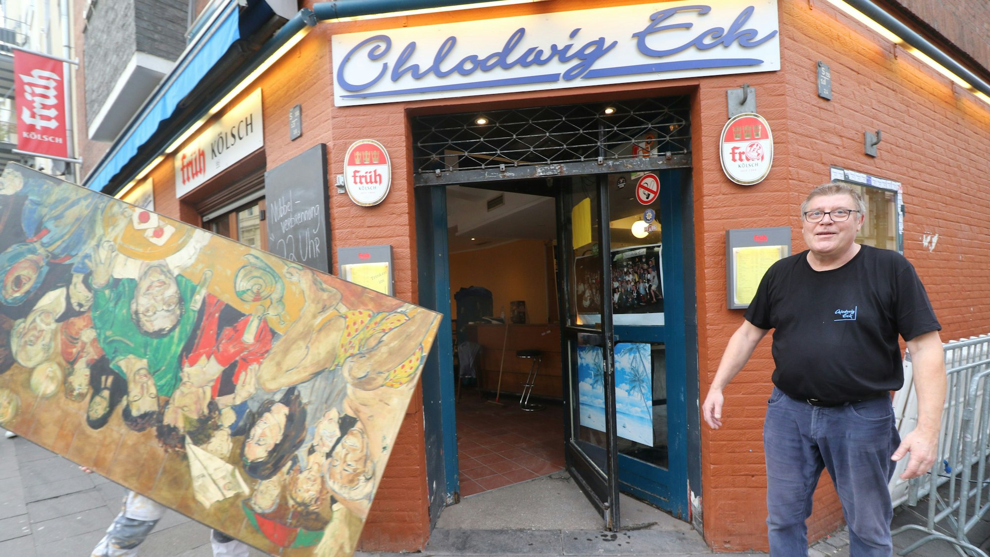 Am Chlodwig Eck in der Südstadt wird renoviert. Wirt Robert Hilbers packt mit an.