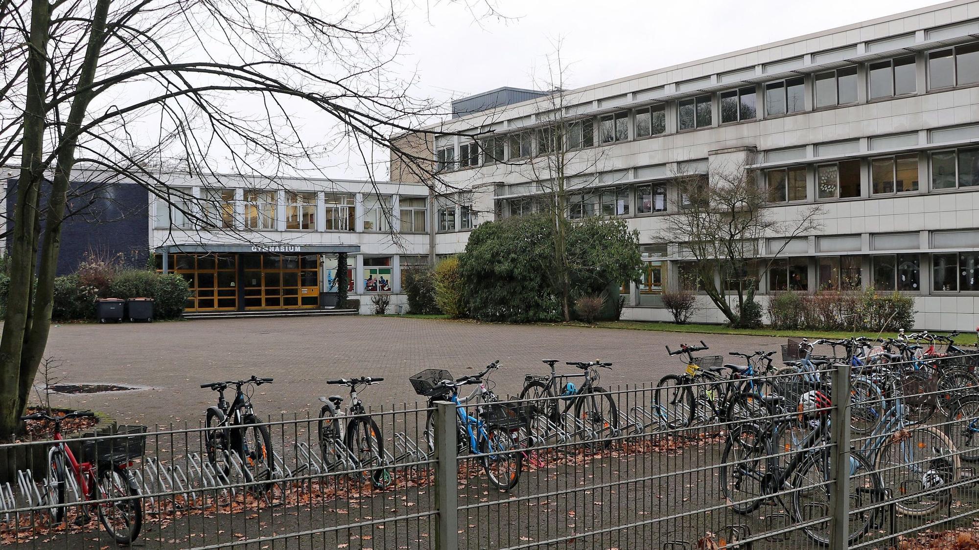 Auf dem Bild ist das Gymnasium Frechen zu sehen.