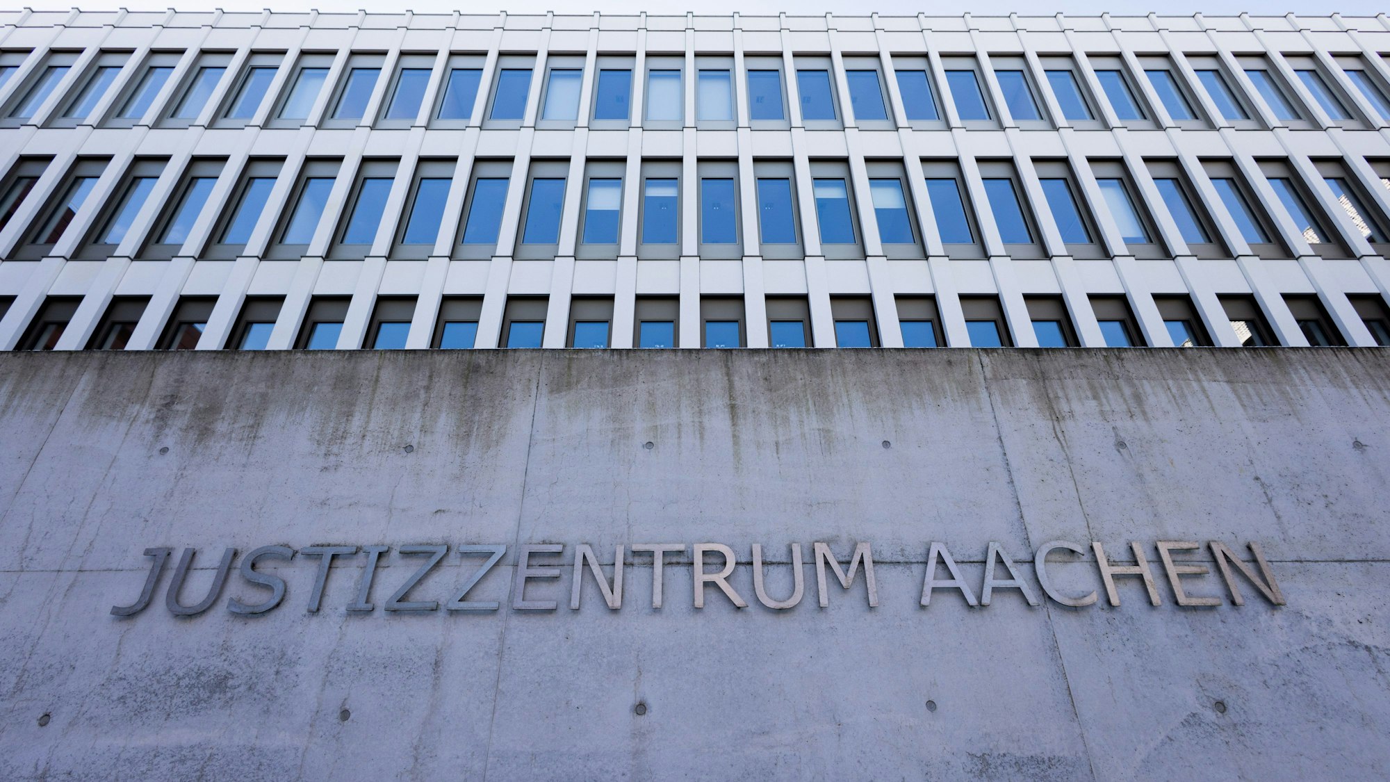 Blick auf das Landgericht im Justizzentrum Aachen (Archivbild)