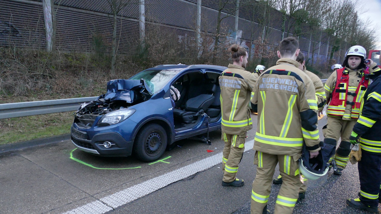 Feuerwehrleute im Einsatz.