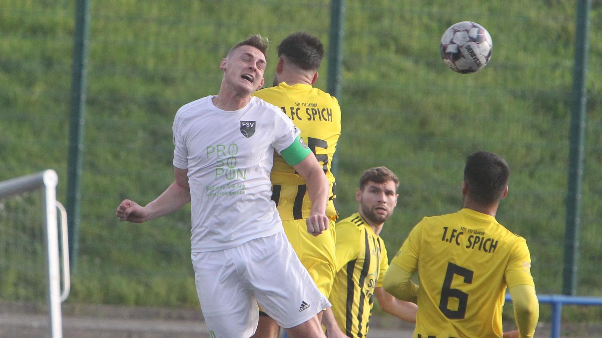 Marc Schneider trifft beim 2:1-Erfolg für den FSV Neunkirchen-Seelscheid.