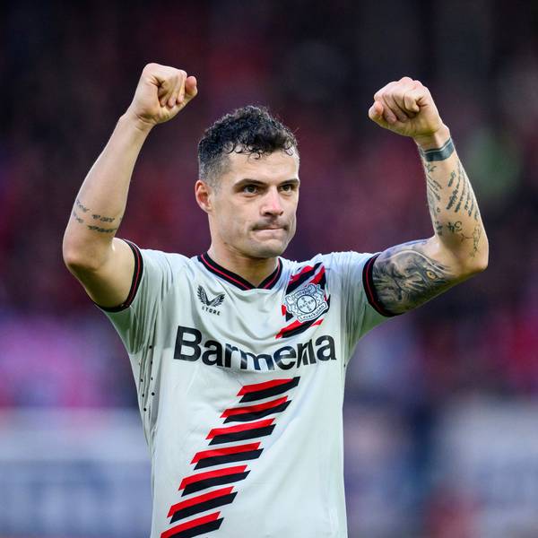 17.02.2024, Baden-Württemberg, Heidenheim: Fußball: Bundesliga, 1. FC Heidenheim - Bayer Leverkusen, 22. Spieltag, Voith-Arena. Leverkusens Granit Xhaka jubelt nach dem Spiel.