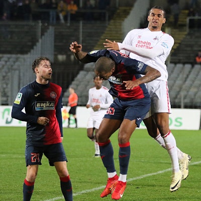 Regionalliga West: Wuppertaler SV - 1. FC Koeln II ** NUR FUeR REDAKTIONELLE ZWECKE ** EDITORIAL USE ONLY **Fussball Regionalliga West 22.Spieltag Freitag 16.02.2024 Stadion am Zoo Wuppertal Wuppertaler SV - 1. FC Koeln II Charlison Benschop (WSV) und Damion Downs im Luftduell, Damian Downs muss danach verletzt raus Deutschland Wuppertal Copyright: StefanxRittershaus *** Regionalliga West Wuppertaler SV 1 FC Koeln II FOR EDITORIAL PURPOSES ONLY p Soccer Regionalliga West 22 Matchday Friday 16 02 2024 Stadion am Zoo Wuppertal Wuppertaler SV 1 FC Koeln II Charlison Benschop WSV and Damion Downs in an aerial duel, Damian Downs has to come out injured afterwards Germany Wuppertal Copyright StefanxRittershaus Copyright: StefanxRittershaus doc7u693pvgb4zkudjgg8i ,EDITORIAL USE ONLY