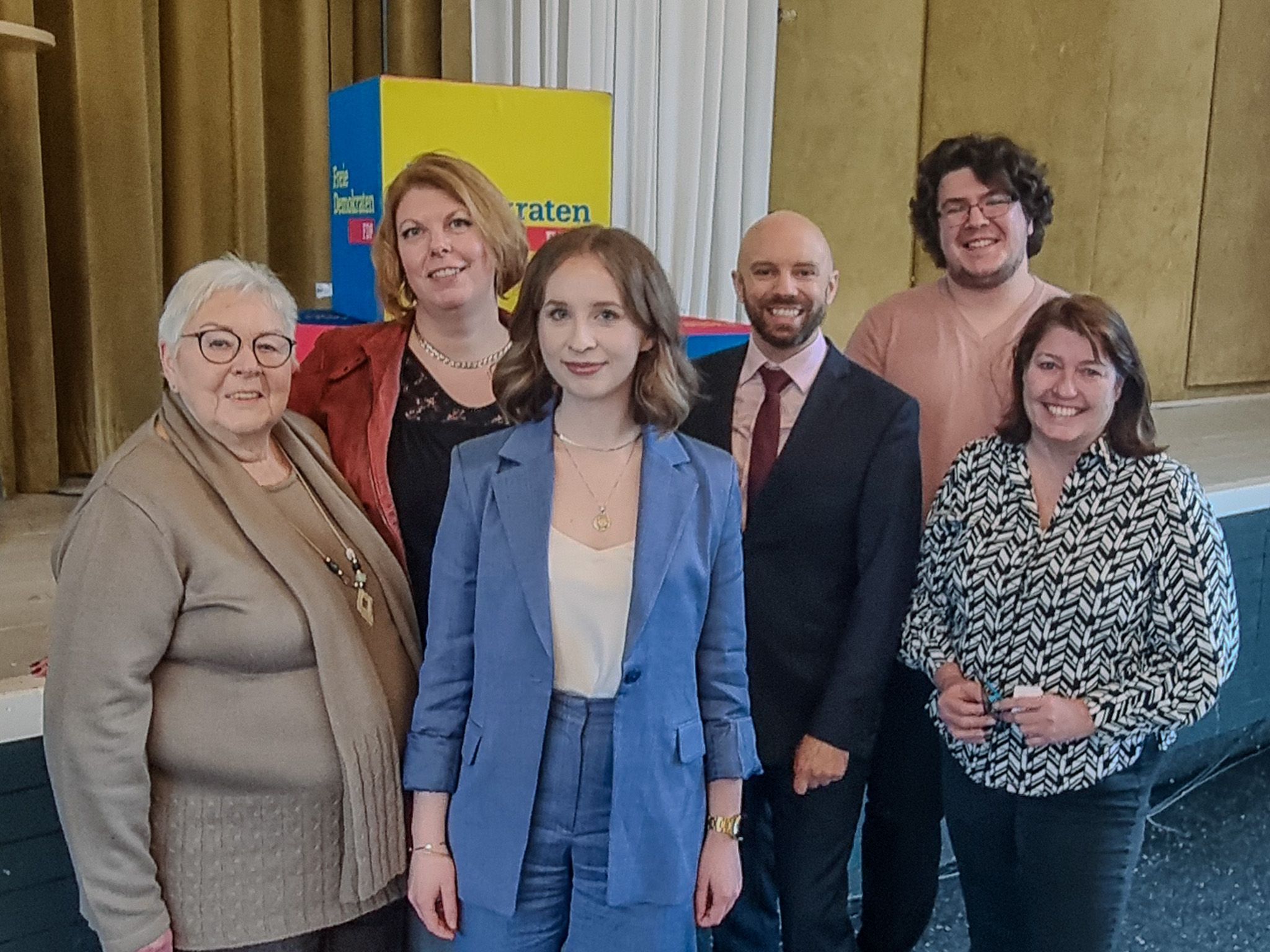 Auf dem Foto ist der neue FDP-Vorstand zu sehen.