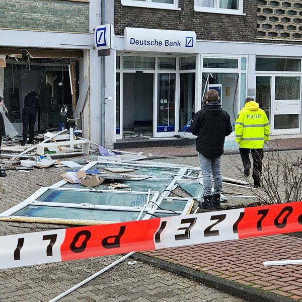 Die Sprengung eines Geldautomaten in Bergheim richtete starke Zerstörungen in der Bankfiliale an.