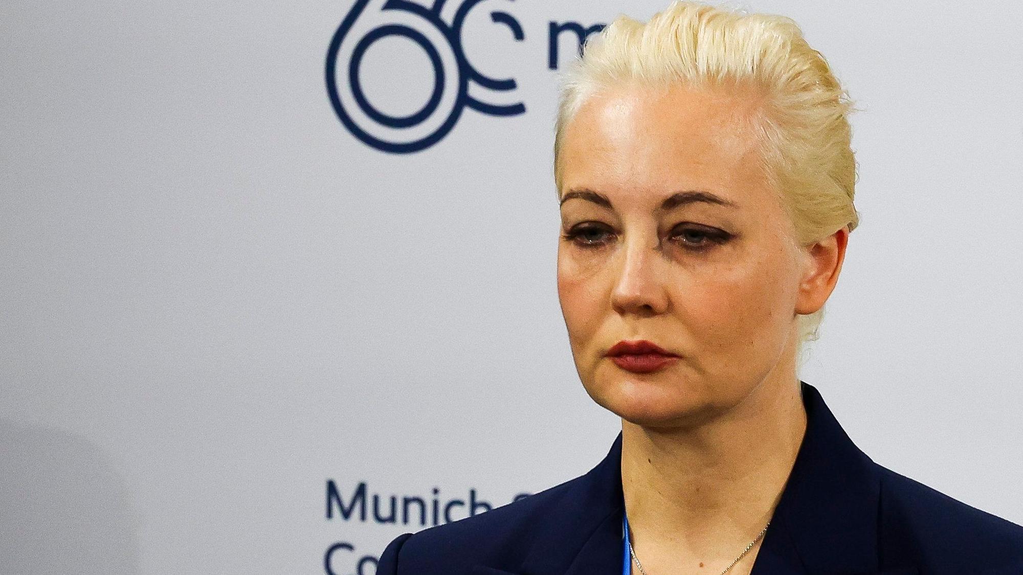 Julia Nawalnaja, Ehefrau von Alexej Nawalny, hat in einem Statement den russischen Präsidenten Wladimir Putin für den Tod ihres Mannes verantwortlich gemacht.