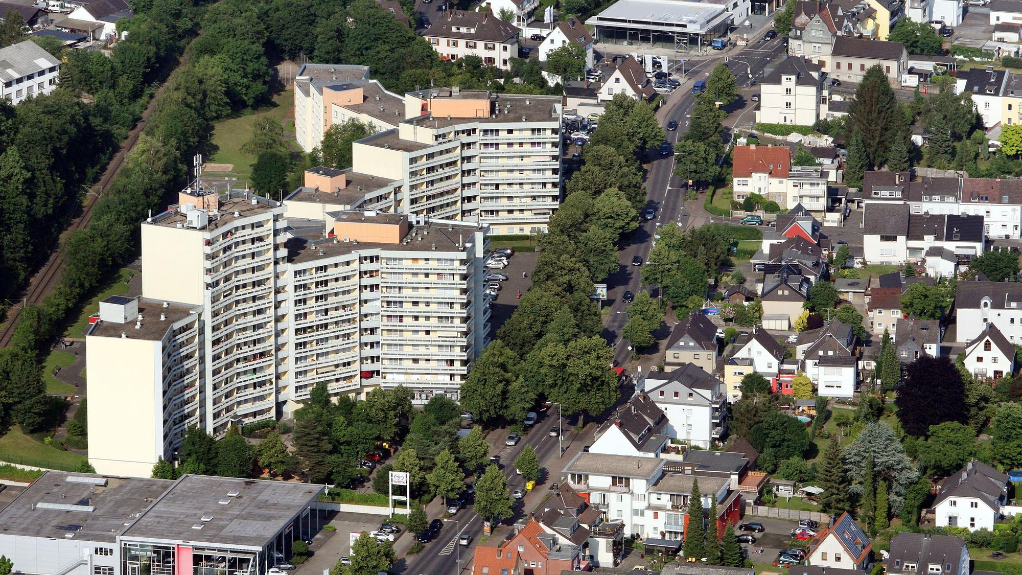 Die Mülheimer Straße zerschneidet den Stadtteil Gronau.