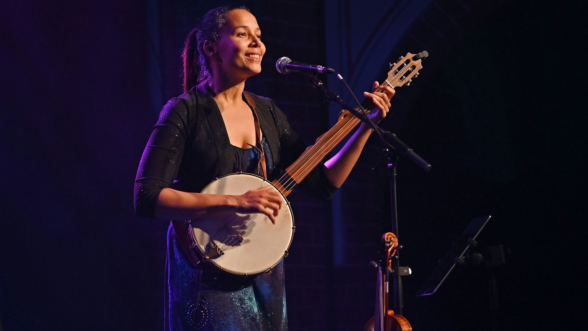 07.12.2019 Kulturkirche Köln
Rhiannon Giddens - Banjo,Voc.