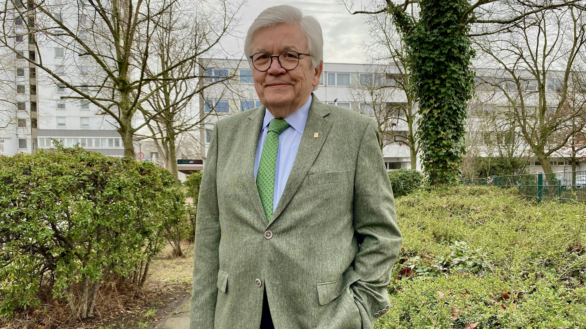 Auf dem Foto ist Olaf Offers aus Brühl zu sehen.